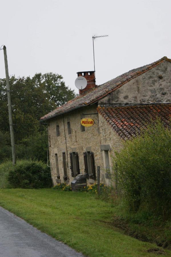 Chez Gondat Chambre D'Hotes Saint-Martial-sur-Isop Εξωτερικό φωτογραφία